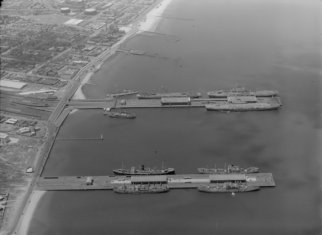 'British Carrier in Melbourne, 1946'